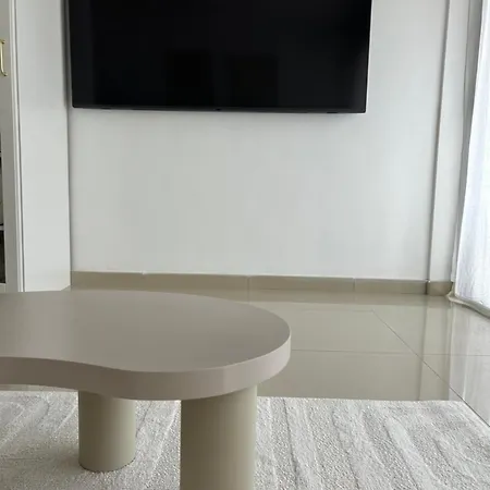 A 50 M De La Apartment